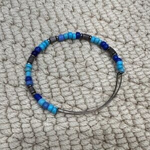 ❤️ 5/$25 Stylish Blue Beaded Bracelet